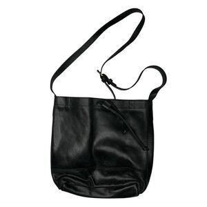 Fashionable Black Leather Bucket Bag VGUC